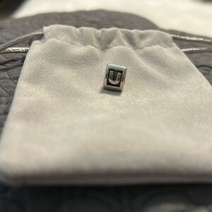 Elegant Pandora letter charm - U - like new!